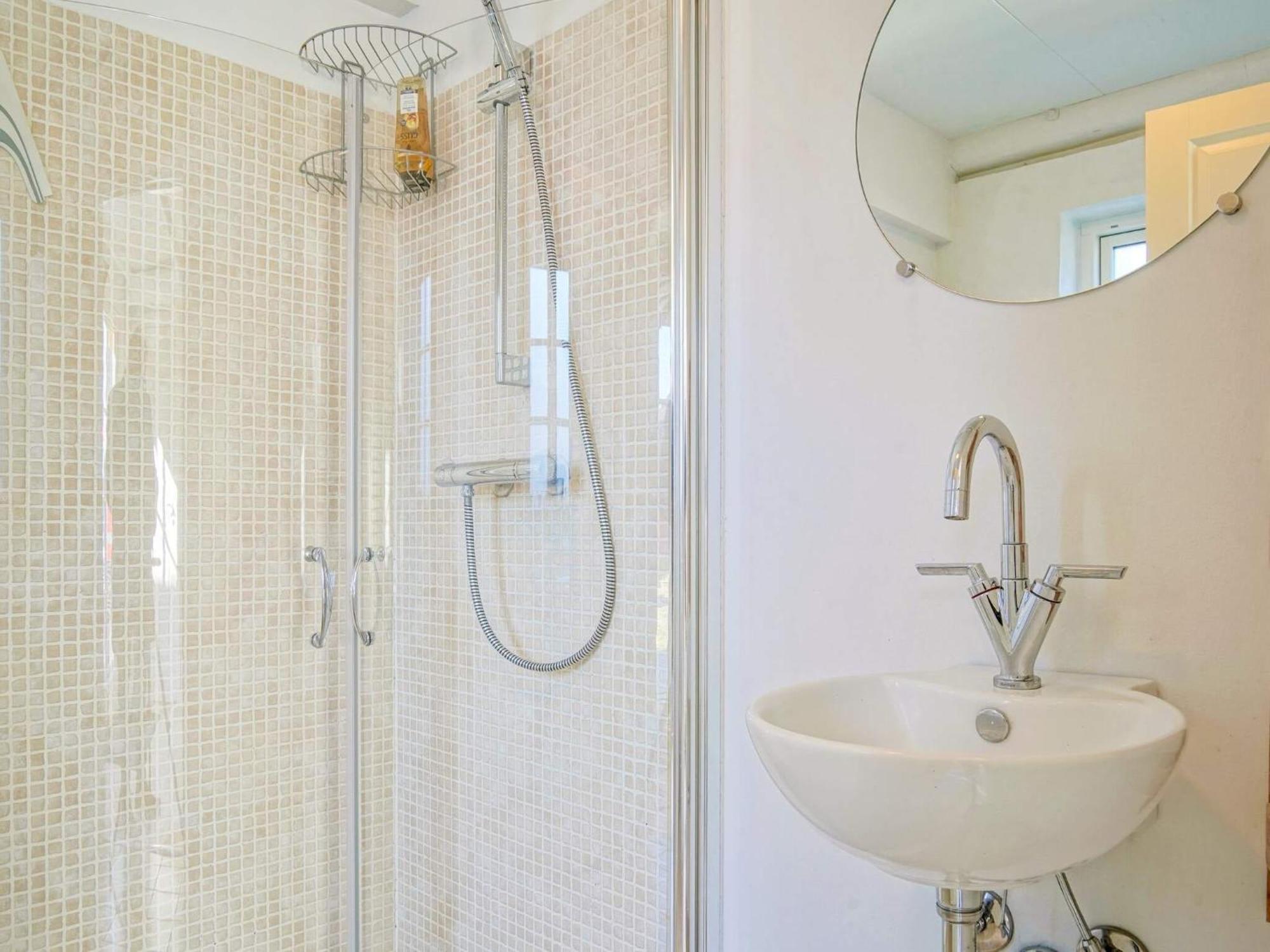 5 Person Holiday Home In Aakirkeby Ngoại thất bức ảnh